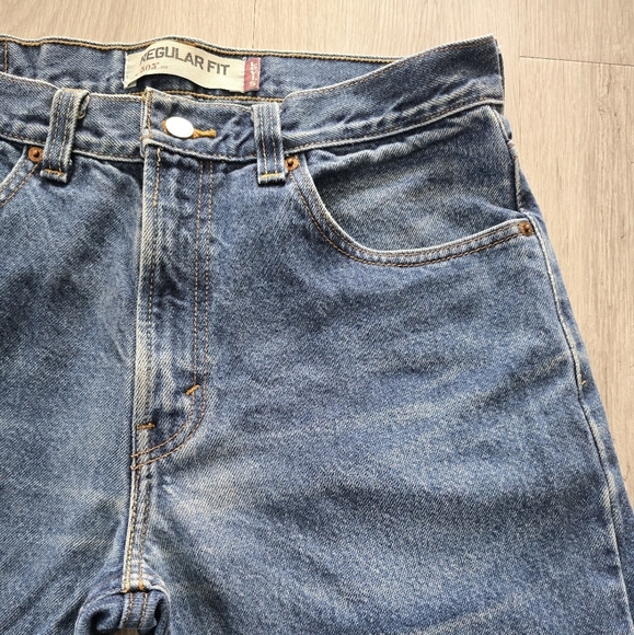 Levi's | medium wash regular fit straight leg denim jeans | MENS 33' - Picture 5 of 11